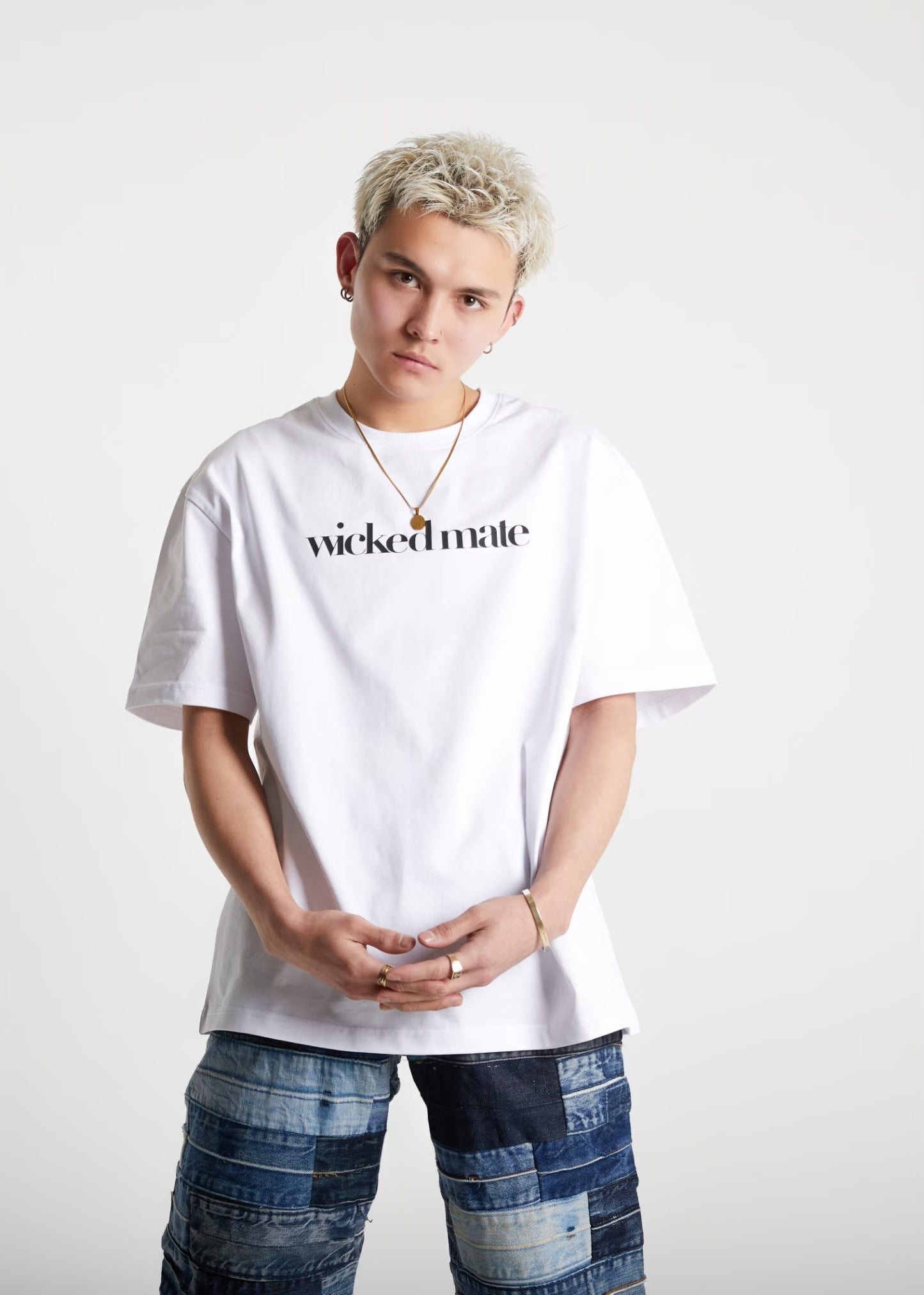 WM GothicLogo T /White